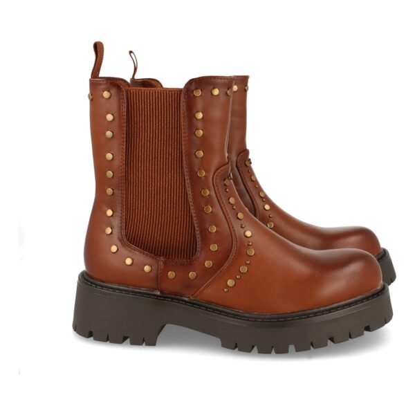 Botin de Tac?n con Tachuelas y Elastico