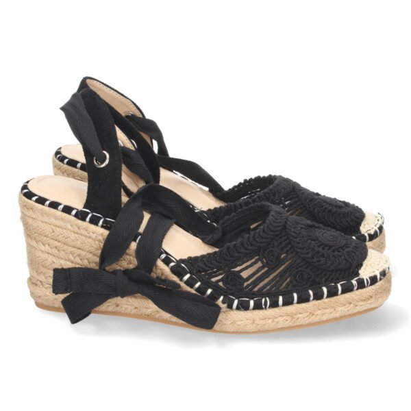 Sandalia de Cu?a con Cordones
