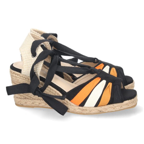 Sandalia de Cu?a con Cordones