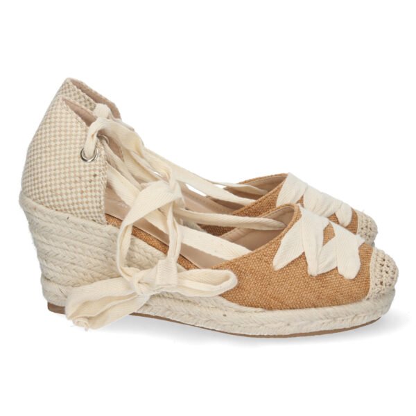 Sandalia de Cu?a con Cordones