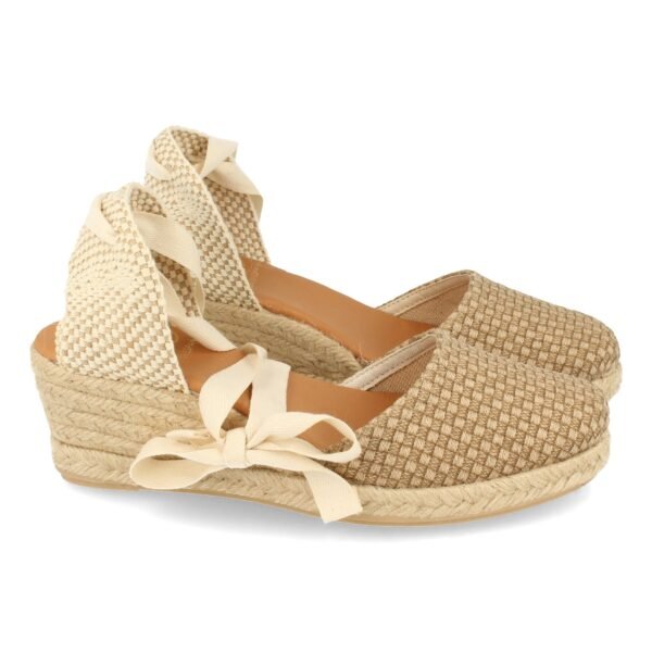 Sandalia de Cu?a con Yute y Cordones