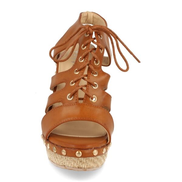 Sandalia con Cu?a de Rafia, Tachuelas y Cordones - Imagen 3